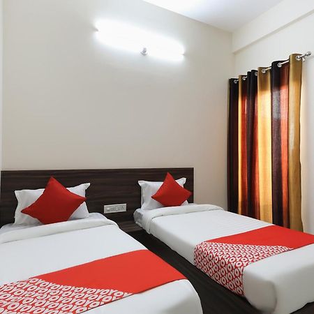 Hotel O La Flora Indore Exteriör bild