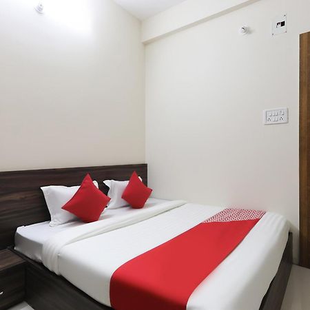 Hotel O La Flora Indore Exteriör bild