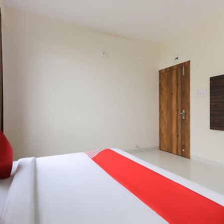 Hotel O La Flora Indore Exteriör bild
