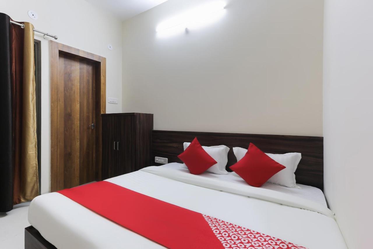Hotel O La Flora Indore Exteriör bild