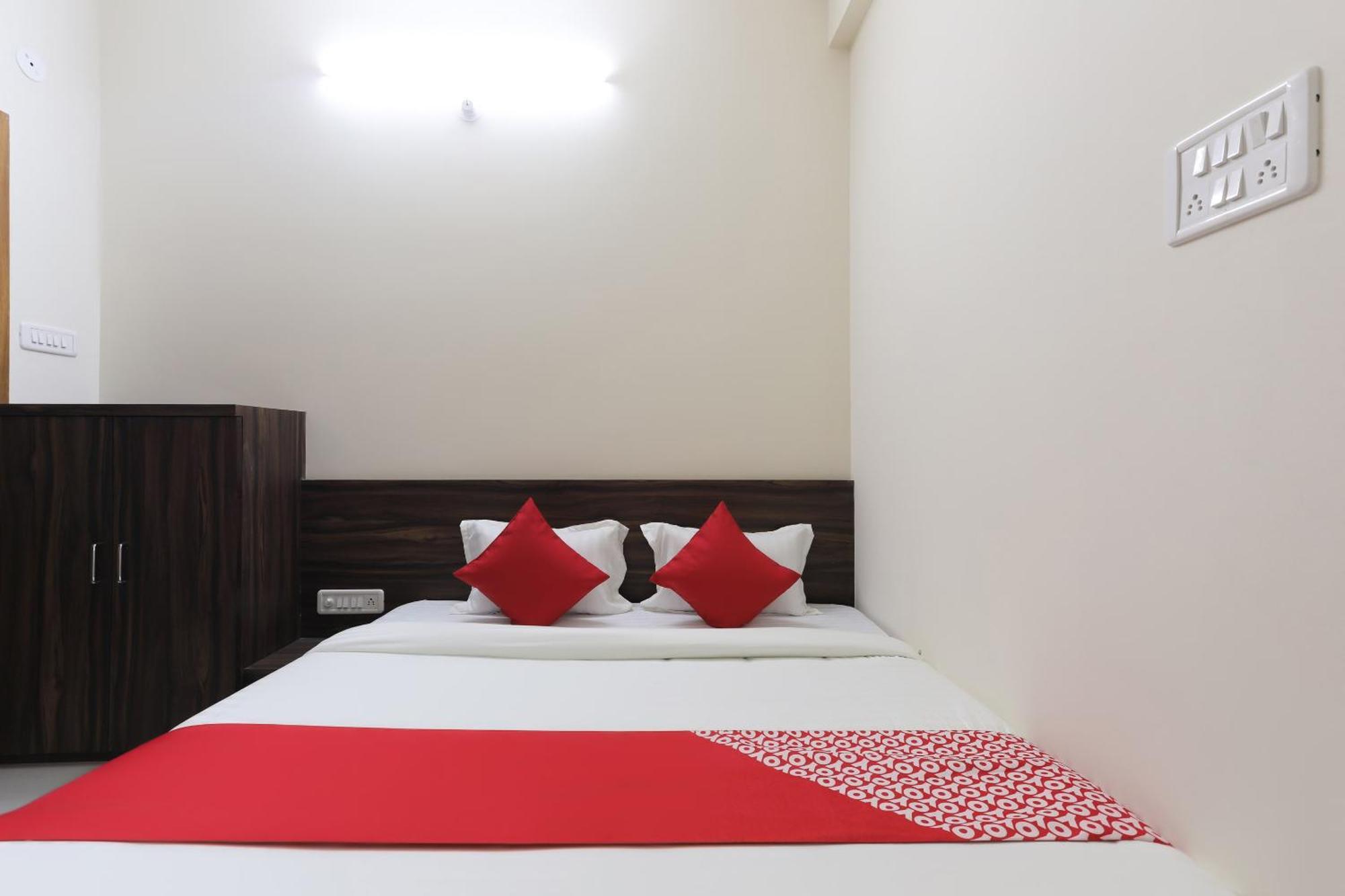 Hotel O La Flora Indore Exteriör bild