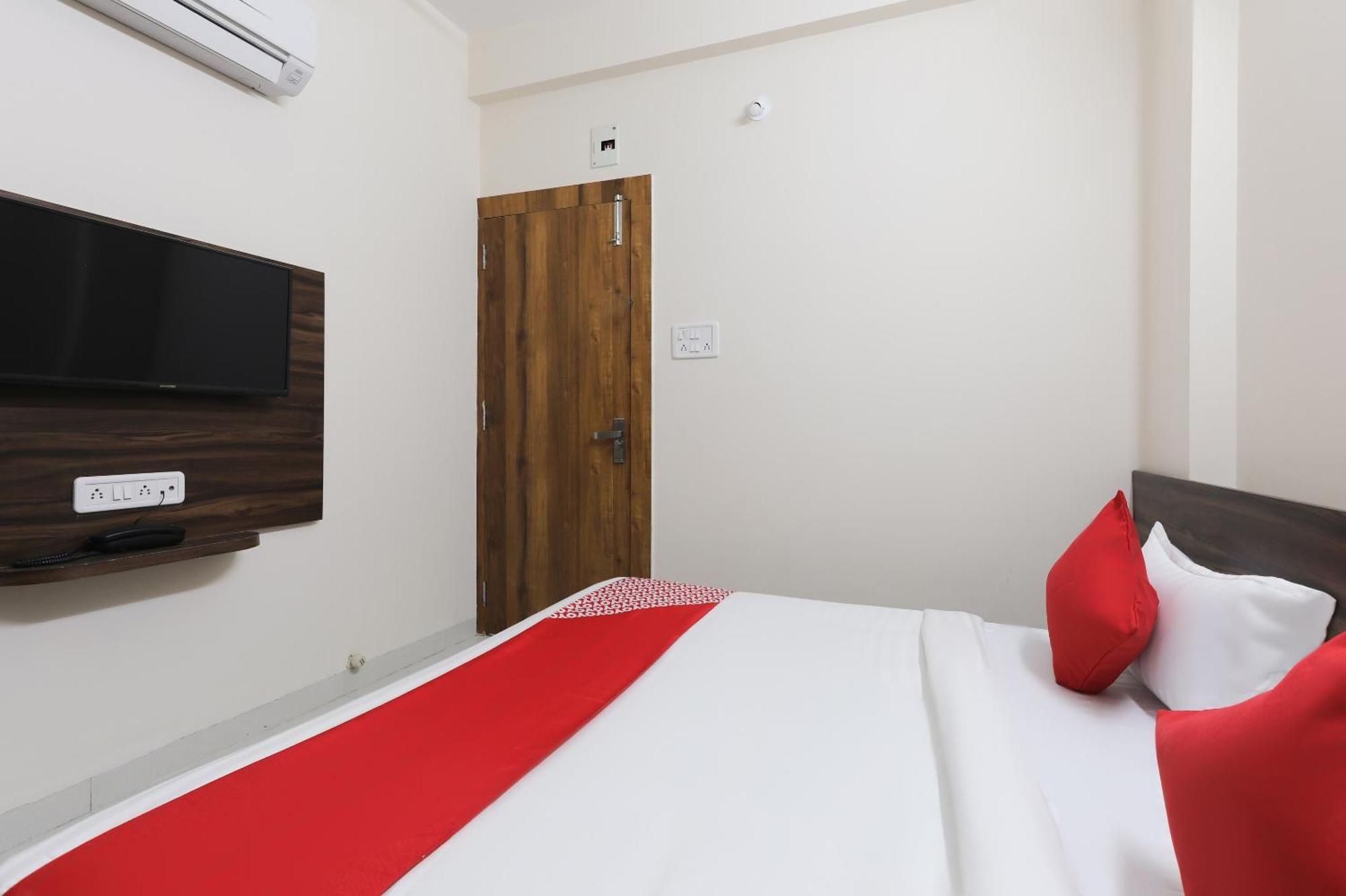 Hotel O La Flora Indore Exteriör bild