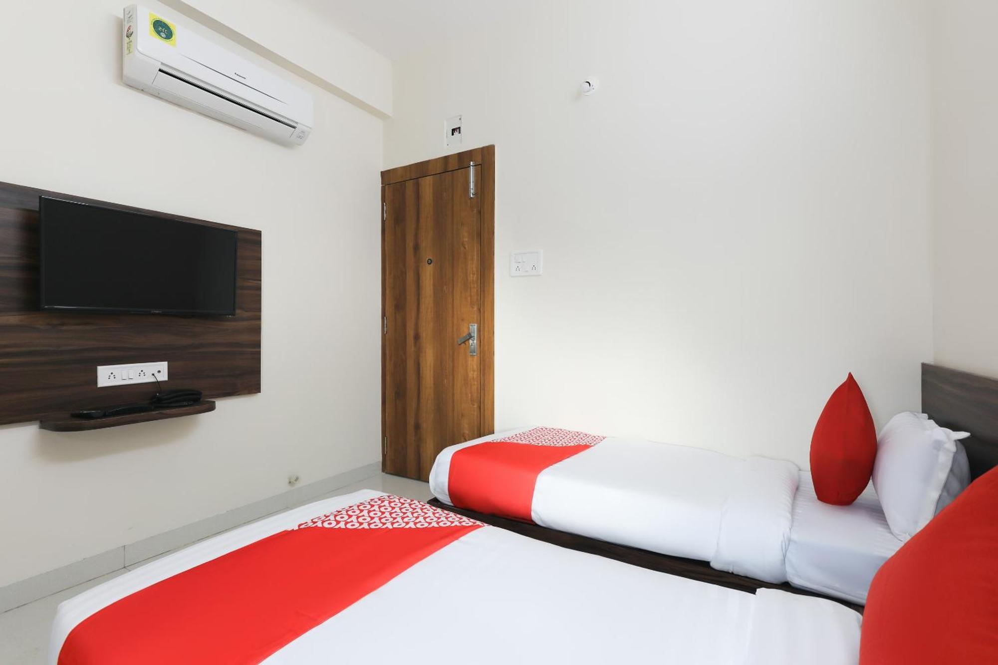 Hotel O La Flora Indore Exteriör bild