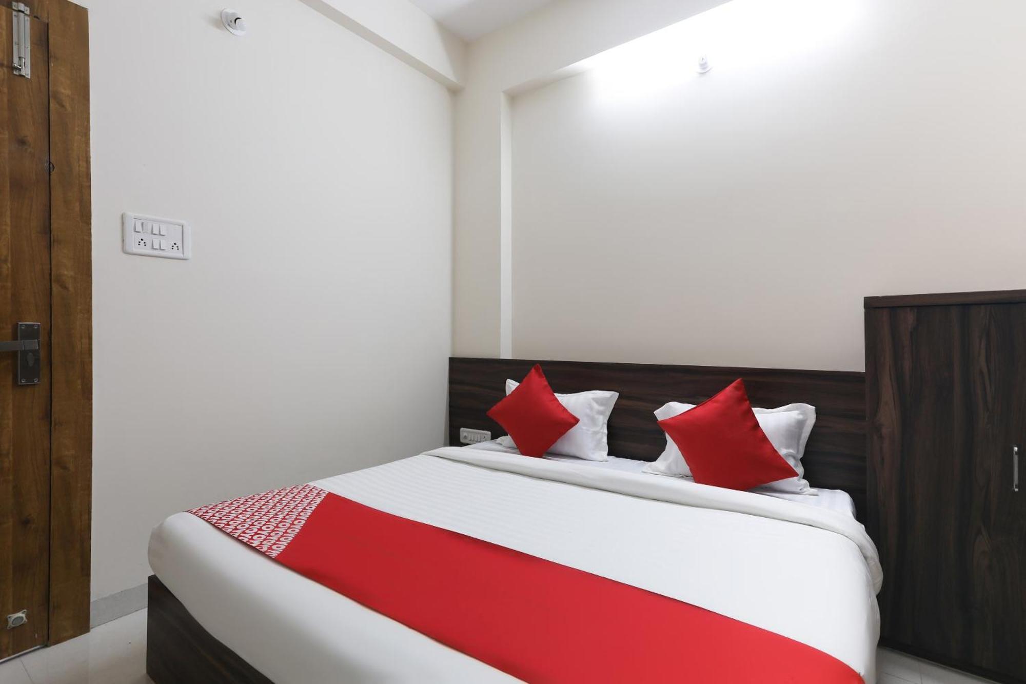 Hotel O La Flora Indore Exteriör bild