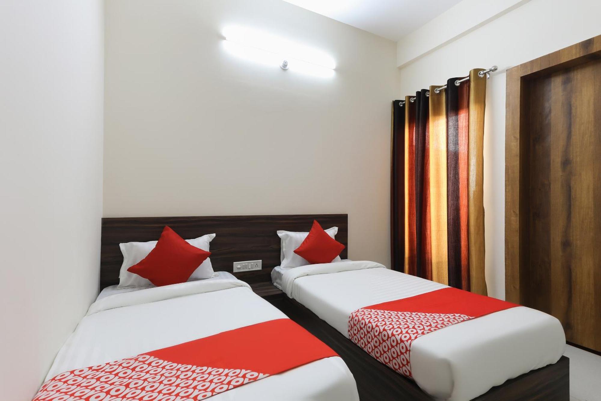 Hotel O La Flora Indore Exteriör bild